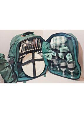 Friends Picnic At Ascot Backpack Set No Thermos Picnic for 4 Green